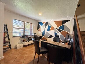5424 Gate Lake Rd in Tamarac, FL - Building Photo - Building Photo