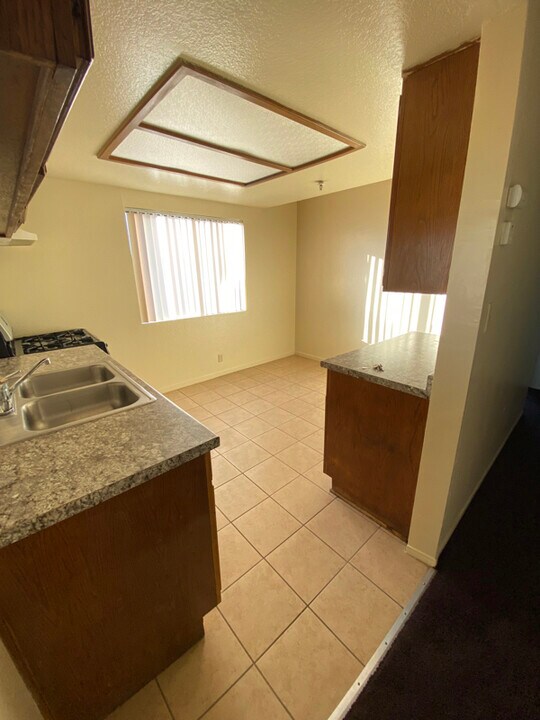 4165 W Broadway in Hawthorne, CA - Building Photo