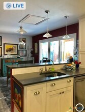 117 E Crockett St in Luling, TX - Building Photo - Building Photo