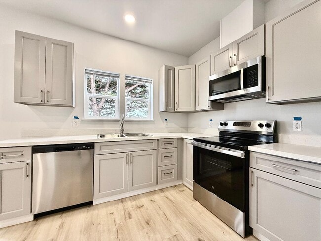 2392 Karen Ct