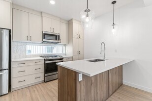 8556-8583 83 Ave NW in Edmonton, AB - Building Photo