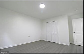 511 Corinthian Ave in Essington, PA - Building Photo - Building Photo