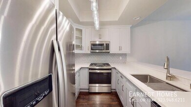 3480 Barham Blvd in Los Angeles, CA - Building Photo - Building Photo