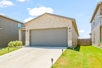 10514 Rayburn Lndg in San Antonio, TX - Building Photo - Building Photo