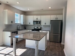 1010 Kellie Ct in New Bern, NC - Building Photo - Building Photo