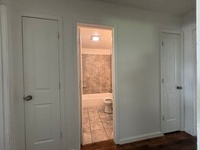 2106 N Elizabeth Ave in Springfield, MO - Building Photo - Building Photo