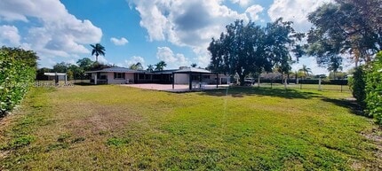 29325 SW 182nd Ave in Homestead, FL - Foto de edificio - Building Photo