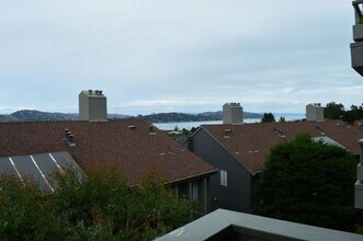 84 Anchorage Rd in Sausalito, CA - Building Photo - Building Photo