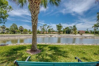 441 Quail Forest Blvd in Naples, FL - Foto de edificio - Building Photo
