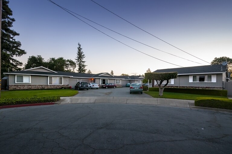 3448-3454 Michael Dr in Redwood City, CA - Building Photo