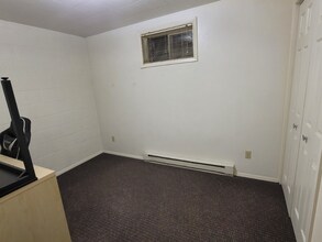 1320 Linda Ln, Unit 4 in Moscow, ID - Foto de edificio - Building Photo