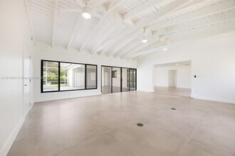 8401 SW 142nd St in Palmetto Bay, FL - Building Photo - Building Photo