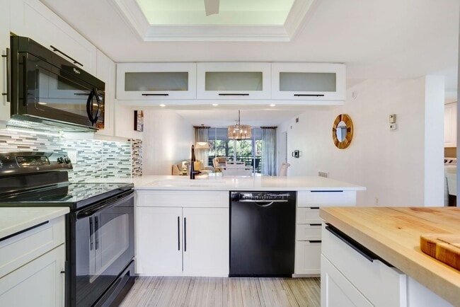 property at 285 Naples Cove Dr