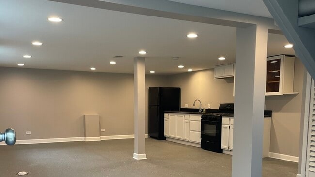 8422 S Buffalo Ave in Chicago, IL - Building Photo - Building Photo