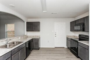 1409 Matthew Dr in Ennis, TX - Building Photo