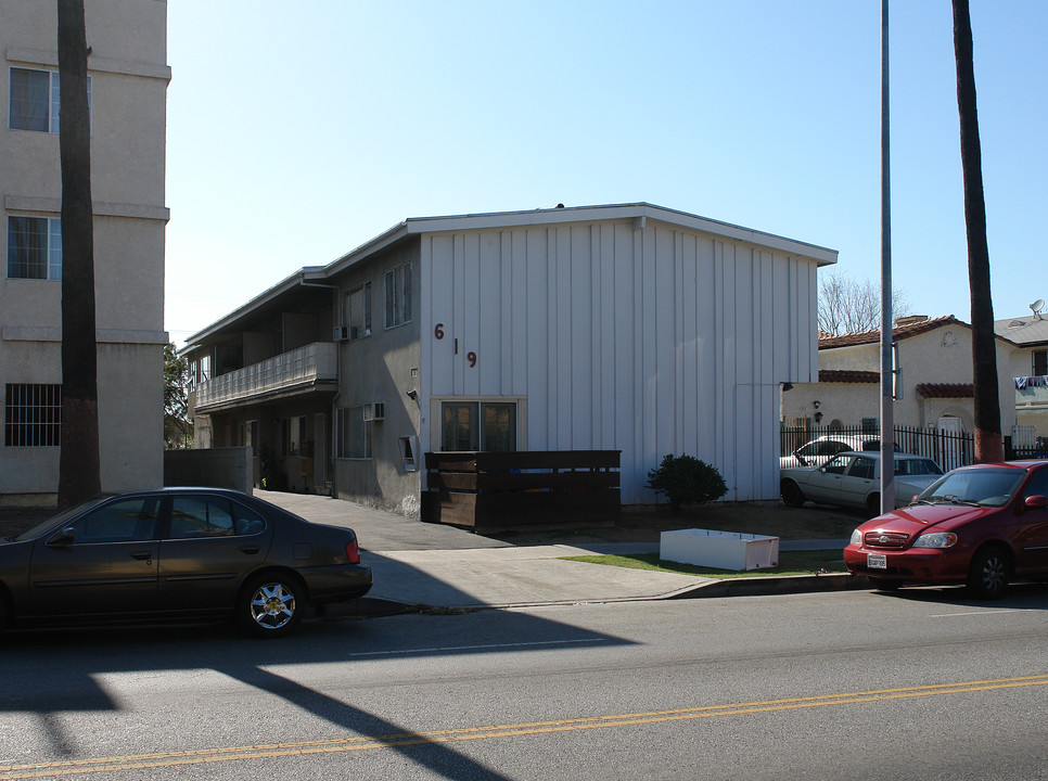 619 N Normandie Ave in Los Angeles, CA - Building Photo