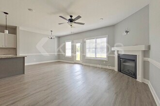 3704 Oak Leaf Wy in Greenville, NC - Building Photo - Building Photo