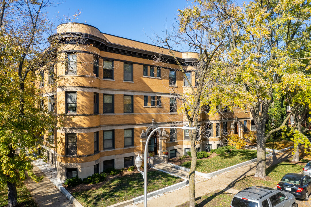 1510 W Cornelia Ave in Chicago, IL - Building Photo