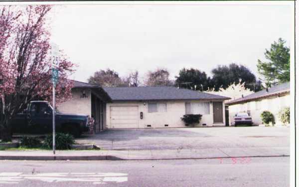 2091 Montecito Ave in Mountain View, CA - Building Photo - Building Photo