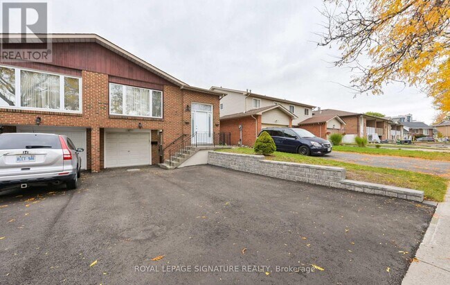 3980 Midhurst Ln in Mississauga, ON - Building Photo - Building Photo