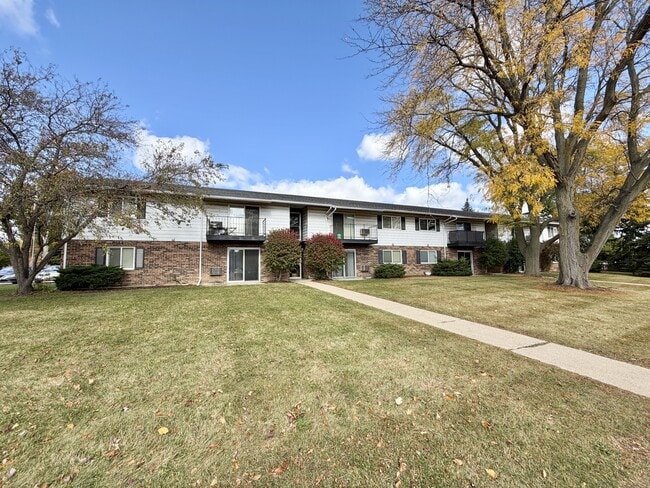 1810 Greenway Cross