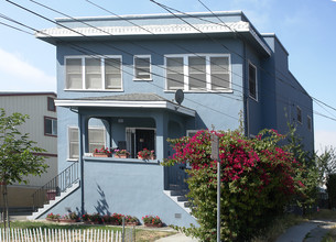 1131 Bella Vista Ave in Oakland, CA - Building Photo - Building Photo