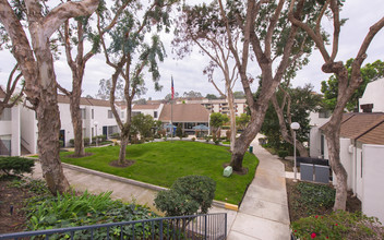 Park Genesee in San Diego, CA - Foto de edificio - Building Photo