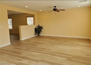 8775 Autumn Teal Ave in Las Vegas, NV - Building Photo - Building Photo