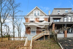 4027 Vinceton St in Pittsburgh, PA - Building Photo