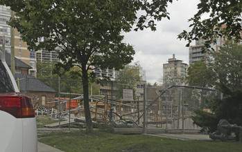 Citylights on Broadway in Toronto, ON - Building Photo - Building Photo