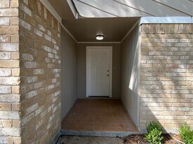 1010 Western Hills Dr in Katy, TX - Building Photo