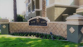 4455 E Paradise Village Pky S, Unit 1104 in Phoenix, AZ - Building Photo