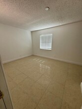 10317 Pippin Ln in Royal Palm Beach, FL - Building Photo - Building Photo