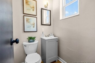 613 Cherokee Dr in New Albany, IN - Building Photo - Building Photo