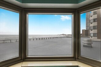 7337 S South Shore Dr, Unit 902 in Chicago, IL - Building Photo - Building Photo