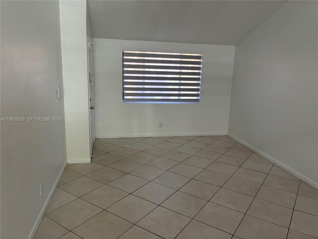 11611 SW 90th Terrace in Miami, FL - Building Photo - Building Photo