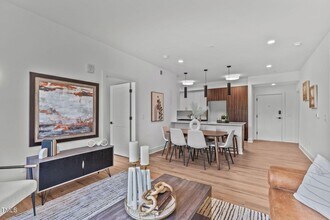 615 Peace St in Raleigh, NC - Building Photo - Building Photo