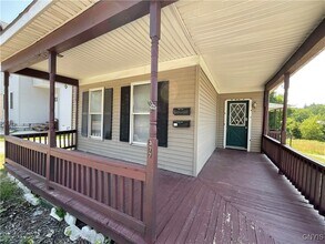 377 W Main St in Watertown, NY - Building Photo - Building Photo