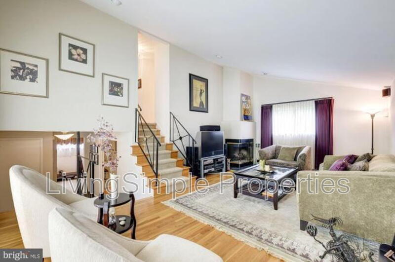 5902 Holland Rd in Rockville, MD - Building Photo
