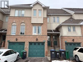 1050 Bristol Rd W in Mississauga, ON - Building Photo