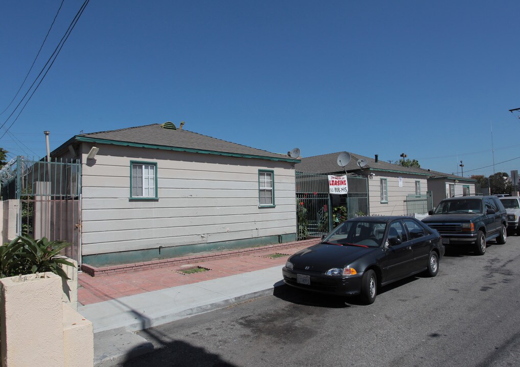 5965-5957 Flora Ave in Huntington Park, CA - Building Photo