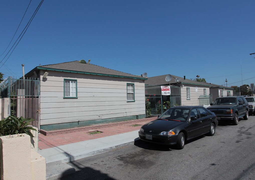 5965-5957 Flora Ave in Huntington Park, CA - Foto de edificio