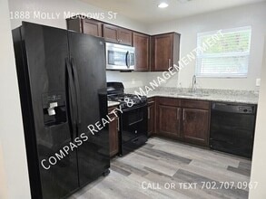 1888 Molly Meadows St in Las Vegas, NV - Building Photo - Building Photo