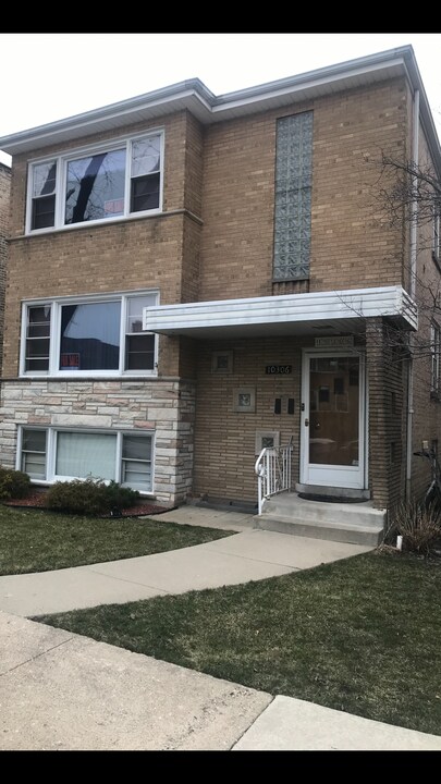 10306 Chaucer St, Unit 2 in Westchester, IL - Building Photo