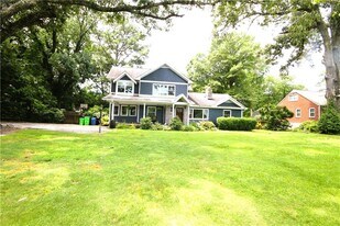 3293 Covington Hwy in Avondale Estates, GA - Building Photo