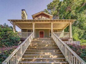 3530 Glenwood Rd in Decatur, GA - Building Photo