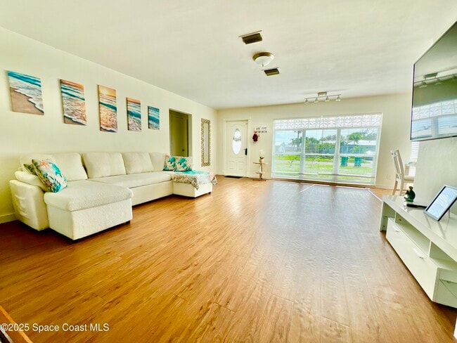 133 NE 1st St in Satellite Beach, FL - Building Photo - Building Photo