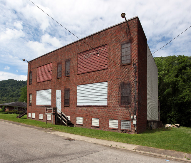 200 Kanawha Ave in Montgomery, WV - Building Photo - Building Photo