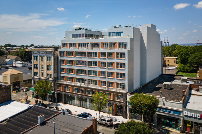 B22 in Bayonne, NJ - Foto de edificio - Building Photo