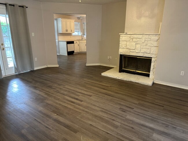 2811 Mediterranean Ave in Midlothian, TX - Building Photo - Building Photo